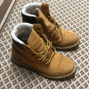 Women’s timberlands, Sherpa lined, size 7.5
